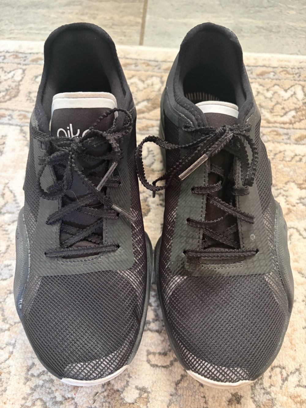 Nike Women’s Black and White Athletic Trainers